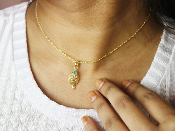 14k Yellow Gold Natural Emerald May Birthstone Leaf Design Minimalist Pendant Necklace