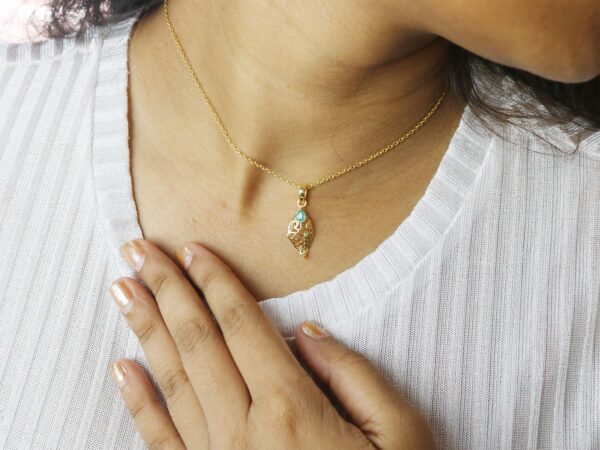 14k Yellow Gold Natural Emerald May Birthstone Leaf Design Minimalist Pendant Necklace - Image 2