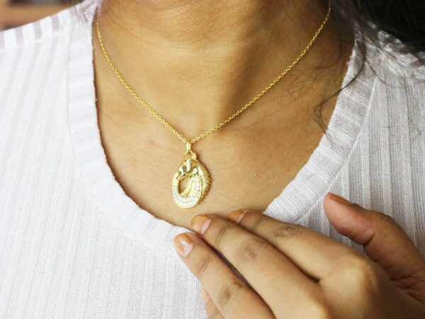 18k Solid Yellow Gold Diamond Horse Shoe Animal Pendant Necklace For Women