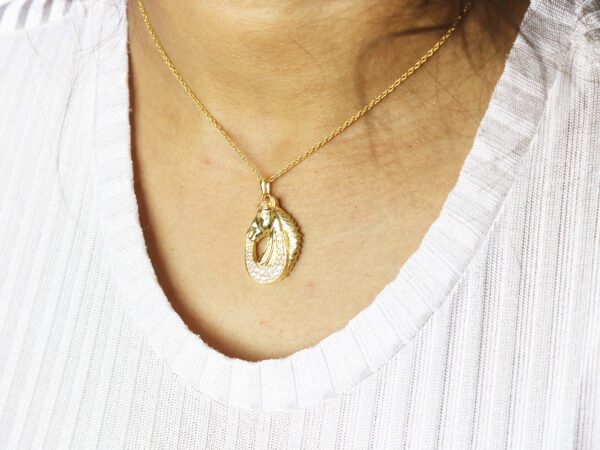 18k Solid Yellow Gold Diamond Horse Shoe Animal Pendant Necklace For Women - Image 2