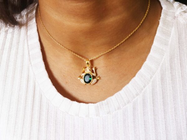 14k Yellow Gold Natural Emerald with Diamond and Ruby Frog Animal Pendant Necklace - Image 3