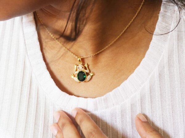 14k Yellow Gold Natural Emerald with Diamond and Ruby Frog Animal Pendant Necklace - Image 2