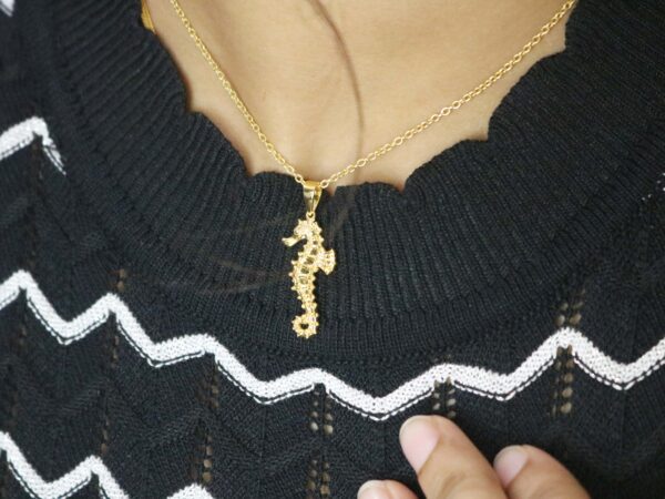14k Yellow Gold Seahorse Shape Pendant Necklace For Girlfriend